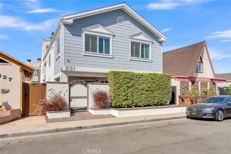 Single-family house For Sale in 331, Walnut Street, Newport Beach, California