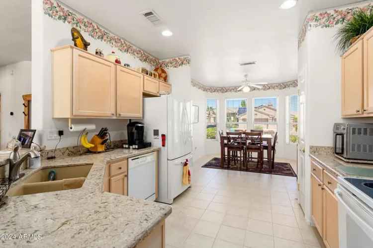 Single-family house For Sale in 16121, West Silver Falls Drive, Surprise, Arizona