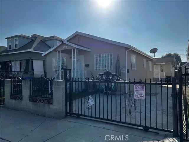 Single-family house For Sale in Los Angeles, California