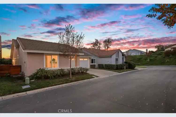 Single-family house For Sale in 27872, Via Sarasate, Mission Viejo, California