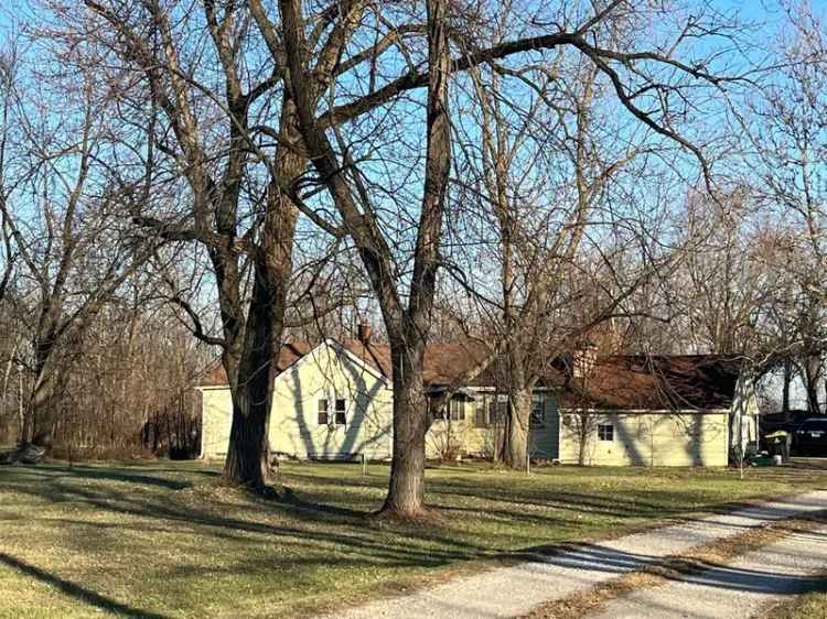 Single-family house For Sale in 20509, South Burnham Avenue, Lynwood, Illinois