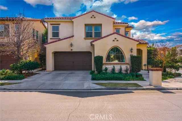 Single-family house For Sale in 3556, La Mancha Drive, Brea, California