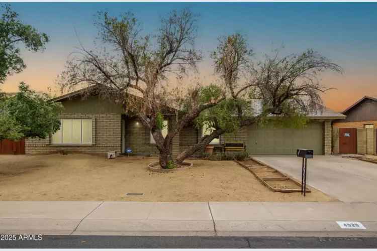 Single-family house For Sale in 4529, West Columbine Drive, Glendale, Arizona