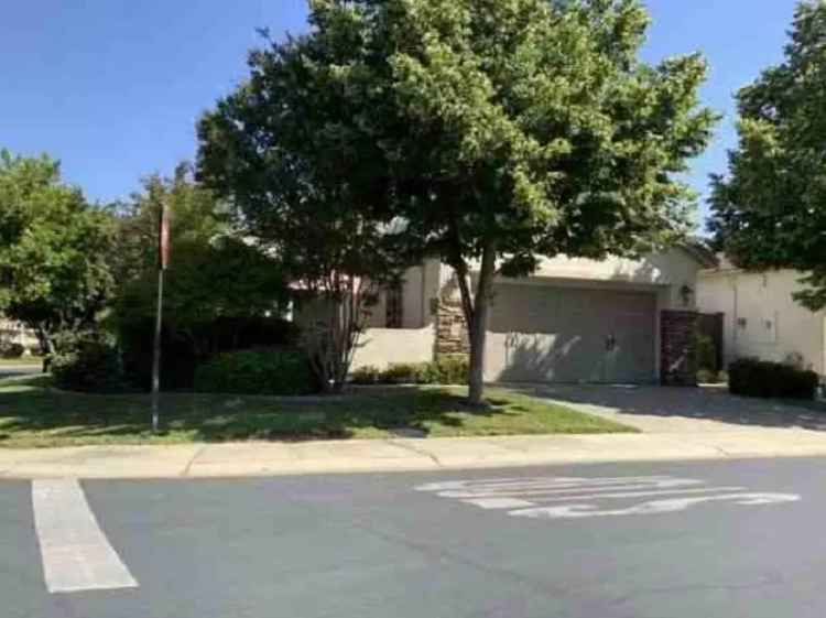 Single-family house For Sale in 2685, San Marin Lane, Sacramento, California