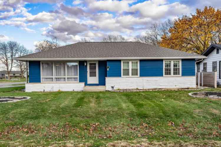 Single-family house For Sale in 15512, Maple Street, Huntertown, Indiana