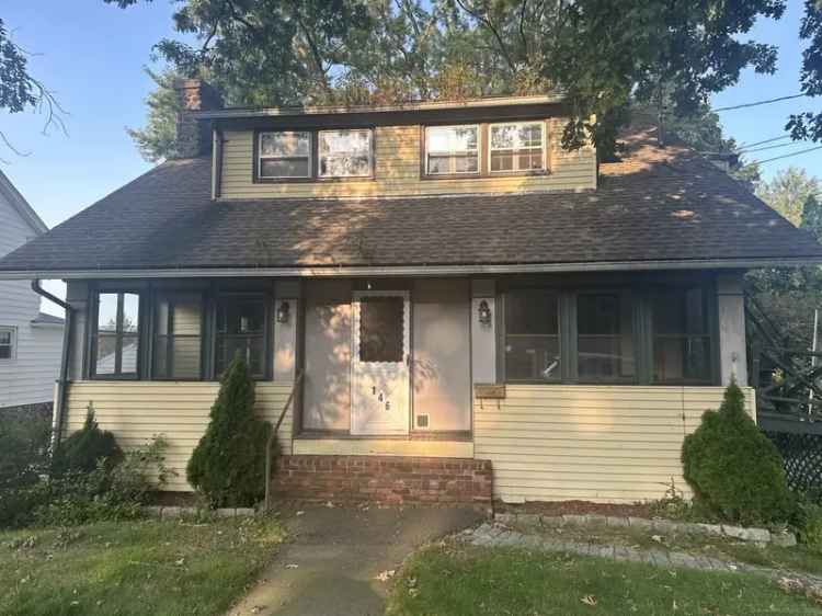 Single-family house For Sale in 146, Johnson Street, Naugatuck, Connecticut