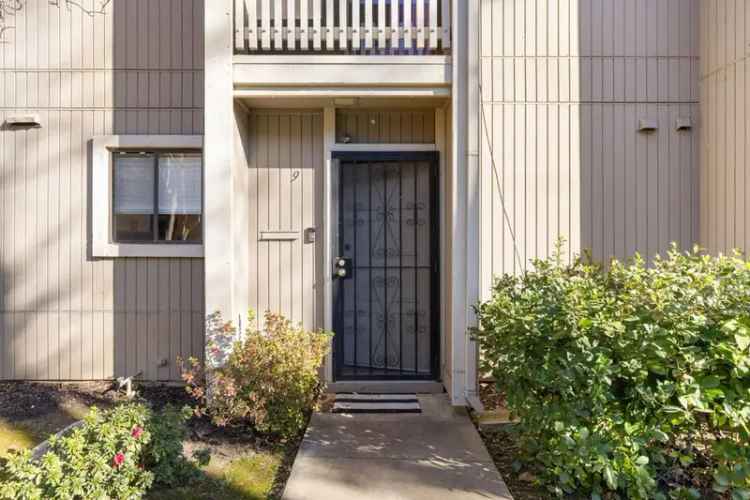 Condo For Sale in 9, Derow Court, Sacramento, California