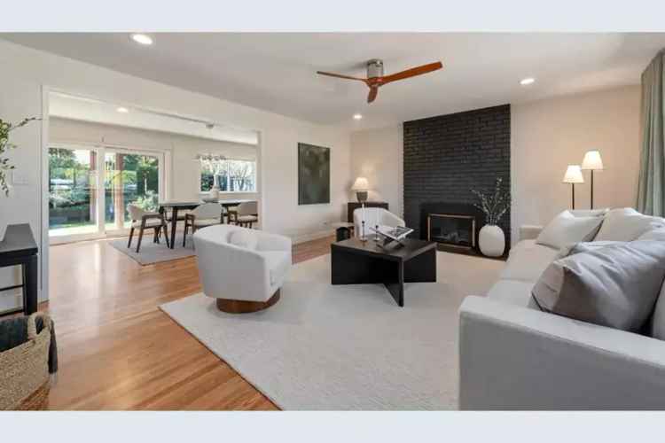 Single-family house For Sale in 239, Mary Alice Drive, Los Gatos, California