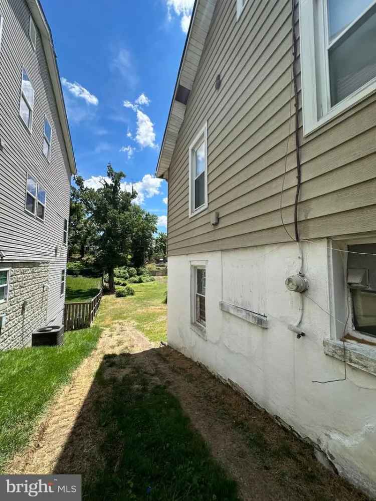 Single-family house For Sale in 2639, Myrtle Avenue Northeast, Washington, District of Columbia