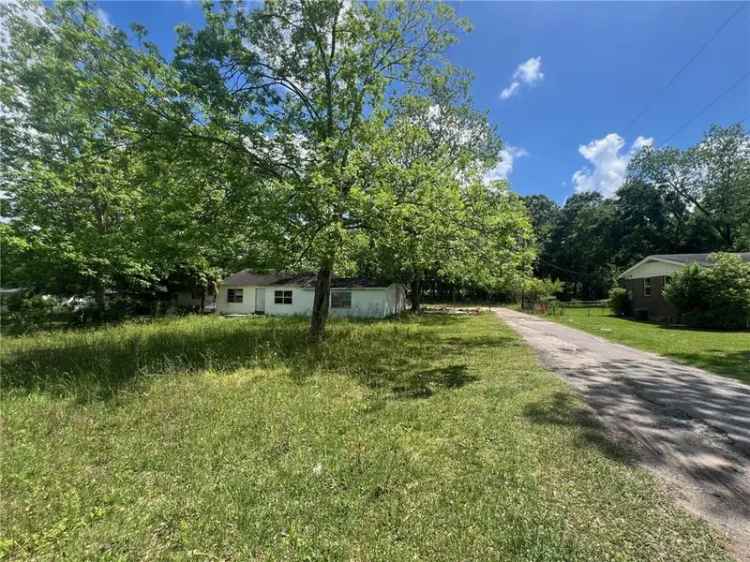 Single-family house For Sale in Tillmans Corner, Alabama