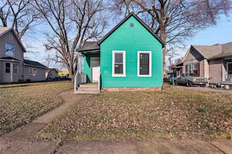 Single-family house For Sale in 2209, Iowa Street, Granite City, Illinois