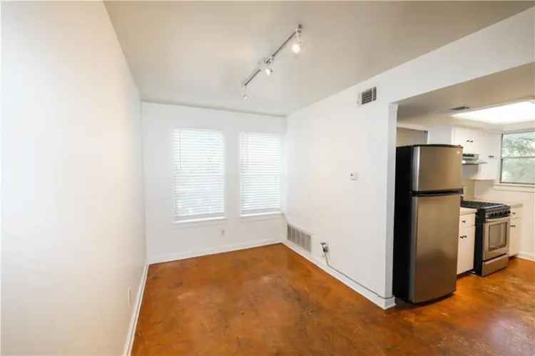 Duplex For Rent in 1305, Lorrain Street, Austin, Texas