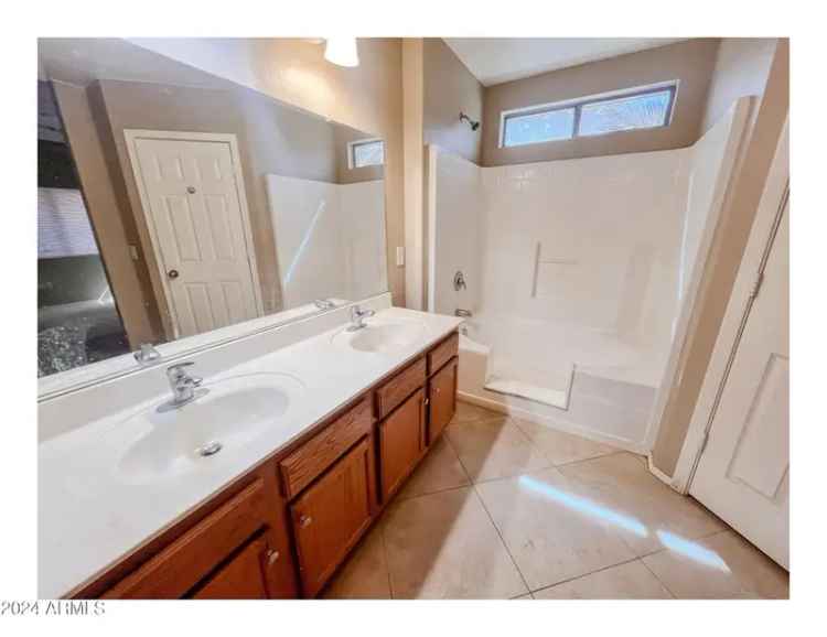 Single-family house For Sale in 36521, West Santa Maria Street, Maricopa, Arizona