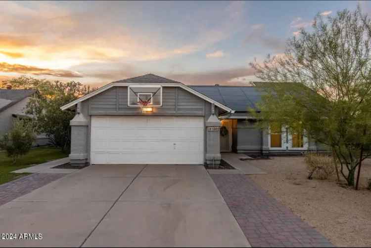 Single-family house For Sale in Chandler, Arizona