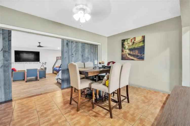 Single-family house For Sale in 665, Northeast 172nd Street, North Miami Beach, Florida