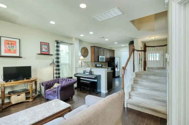 Condo For Sale in 1916, Tramson Drive, Austin, Texas