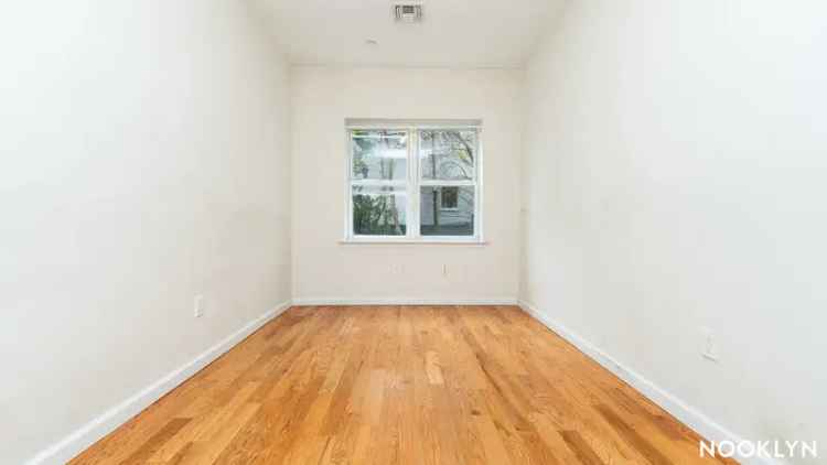 Bushwick Duplex - Hardwood Floors, Central AC, Backyard