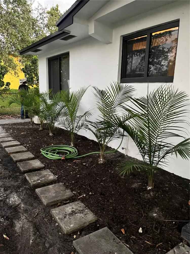 Single-family house For Sale in 780, Northwest 57th Street, Miami, Florida