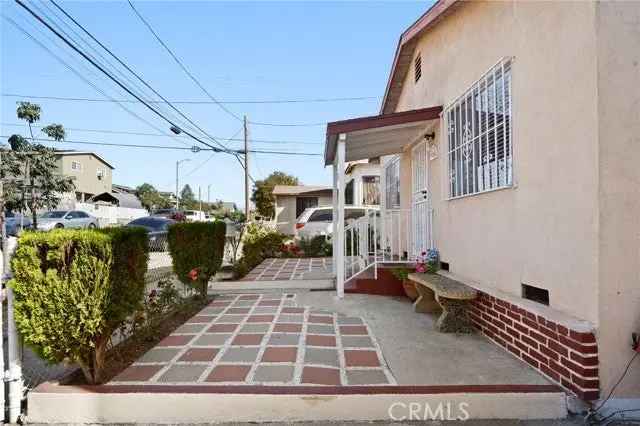 Single-family house For Sale in Los Angeles, California