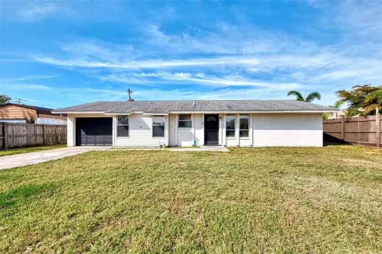 Single-family house For Sale in 606, School Street, Venice, Florida