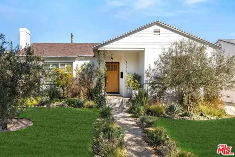 Single-family house For Sale in 9507, Cattaraugus Avenue, Los Angeles, California