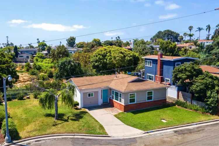 Single-family house For Sale in 3607, Oleander Drive, San Diego, California