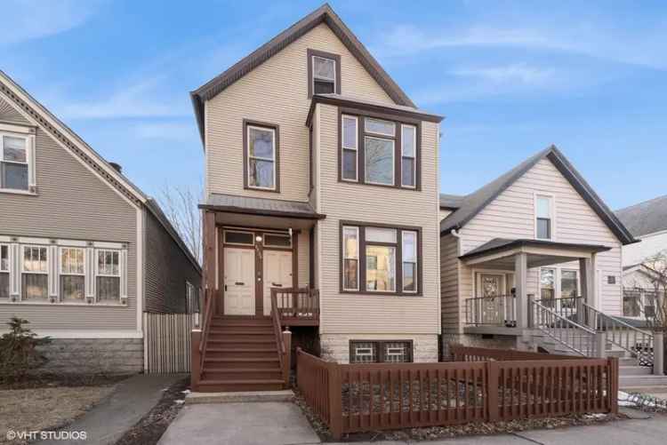 Multi-family house For Sale in 2233, North Sawyer Avenue, Chicago, Illinois