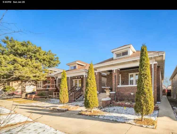 Single-family house For Sale in 6007, South Spaulding Avenue, Chicago, Illinois