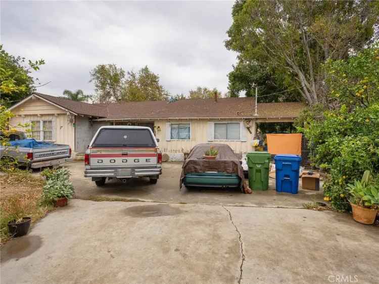 Single-family house For Sale in 18220, Superior Street, Los Angeles, California