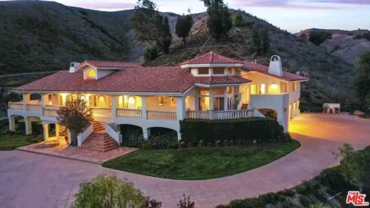 Single-family house For Sale in Calabasas, California