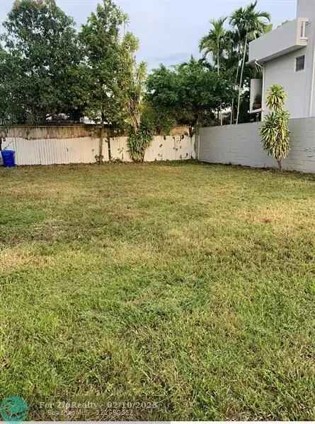 Land For Sale in 2735, Southwest 32nd Avenue, Miami, Florida