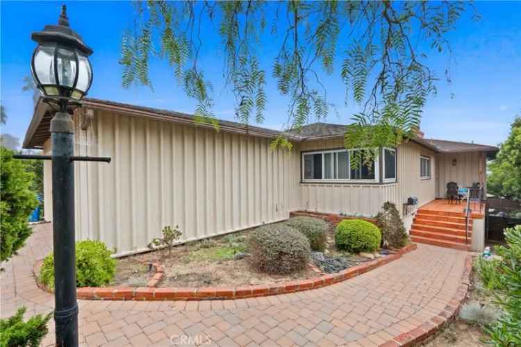 Single-family house For Sale in 8381, Zitola Terrace, Los Angeles, California