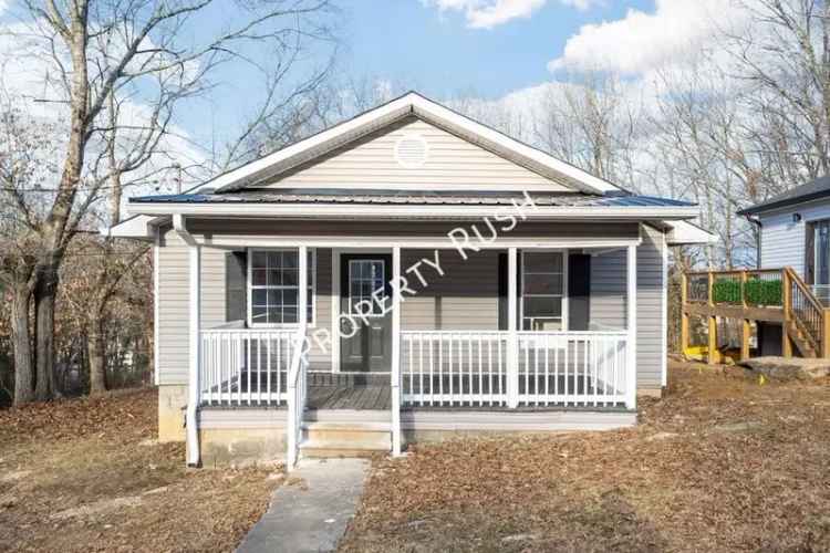 Newly Remodeled 2 Bed 1 Bath Home Near Schools