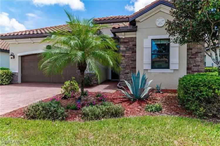 Single-family house For Sale in Bonita Springs, Florida