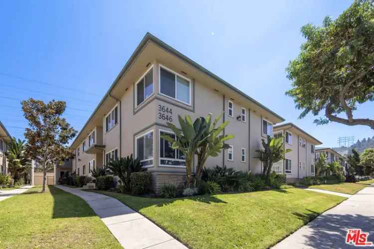 Multi-family house For Sale in 3644, Carmona Avenue, Los Angeles, California