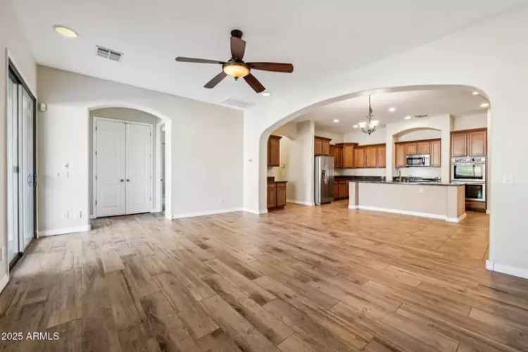 Single-family house For Sale in 18332, West Cinnabar Avenue, Waddell, Arizona