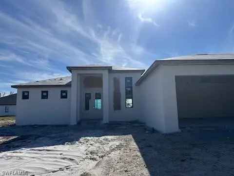 Single-family house For Sale in Cape Coral, Florida