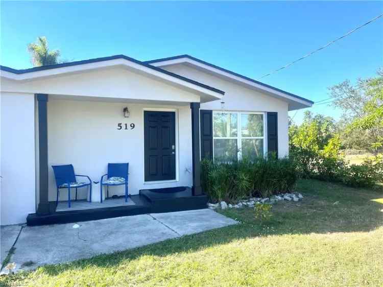 Single-family house For Sale in Naples, Florida