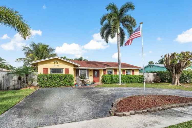 Single-family house For Sale in 1181, Southwest 24th Avenue, Boynton Beach, Florida