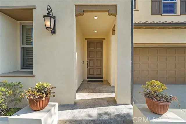 Single-family house For Sale in 68, Rossmore, Irvine, California