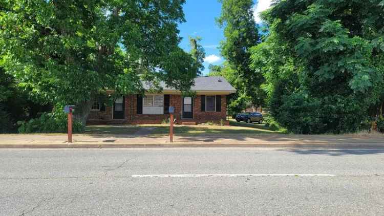 Multi-family house For Sale in 1147, Gillionville Road, Albany, Georgia