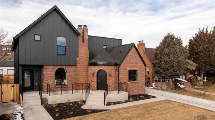 Single-family house For Sale in Denver, Colorado