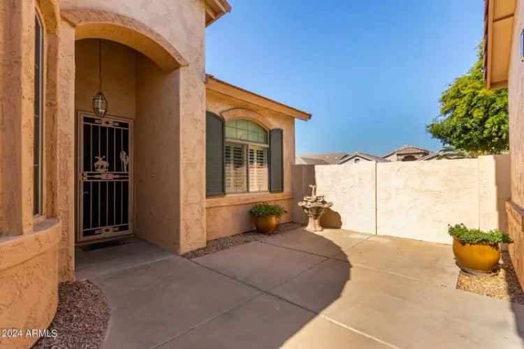 Single-family house For Sale in 17916, West Addie Lane, Surprise, Arizona