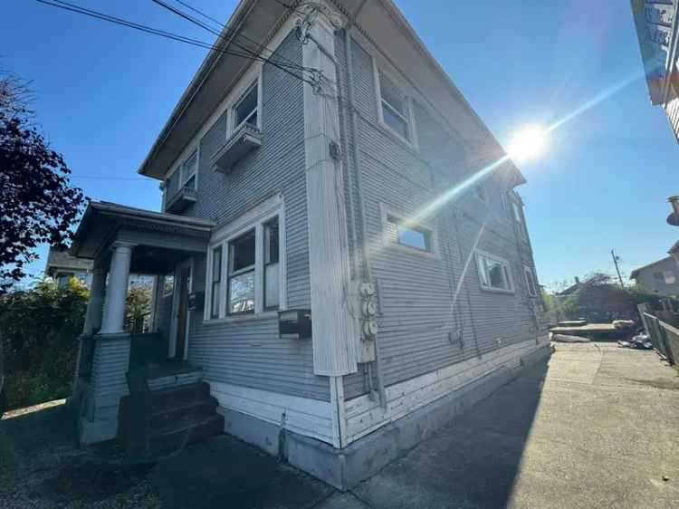 Multi-family house For Sale in 1075;1077, 53rd Street, Oakland, California