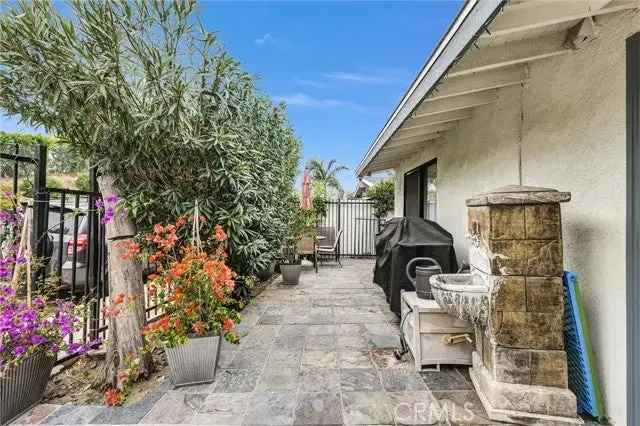 Single-family house For Sale in 3242, Dos Palos Drive, Los Angeles, California