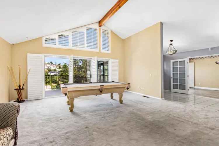 Single-family house For Sale in 5874, Madra Avenue, San Diego, California