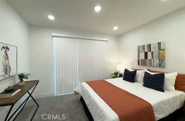 Single-family house For Sale in Tustin, California