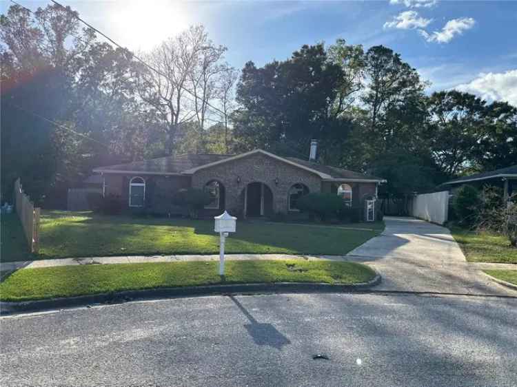 Single-family house For Sale in Mobile, Alabama