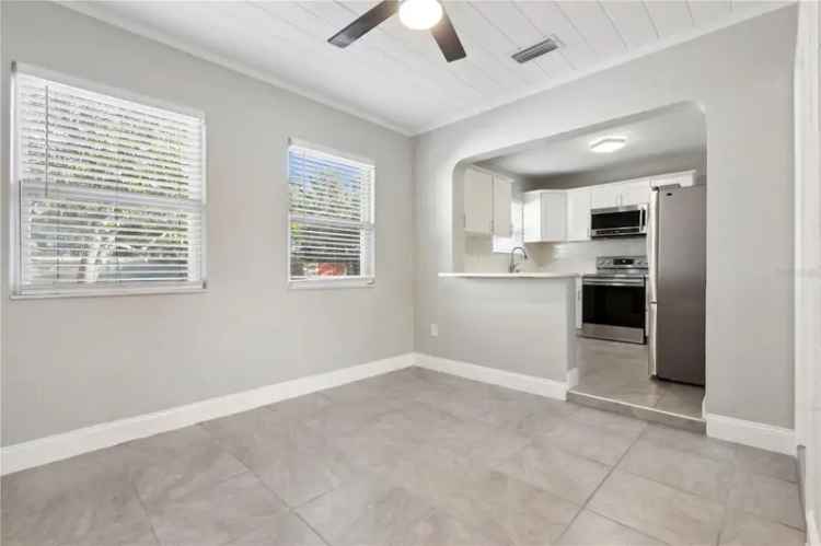 Single-family house For Sale in 4517, 8th Avenue North, Saint Petersburg, Florida