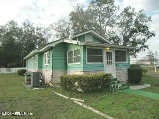 House For Sale in 1981, Parental Home Road, Jacksonville, Florida